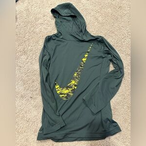 Boys Nike dri-fit hoodie. Size L